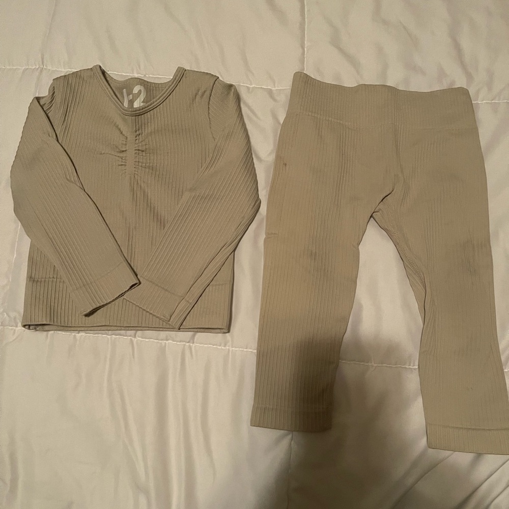 Cotton On Kids active wear set size 1-2